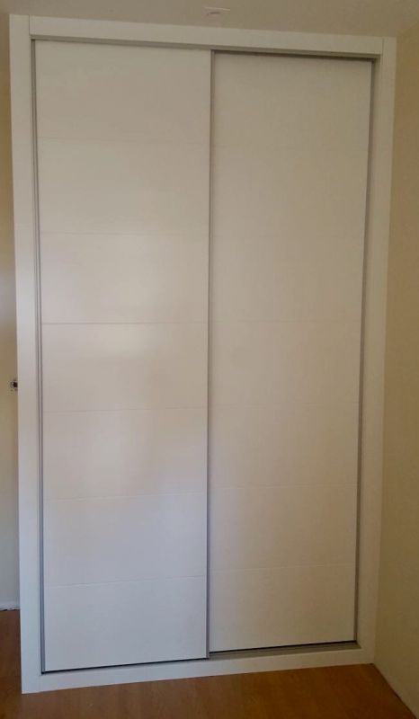 FC32 FRENTE CORREDERO LACADO 6 LINEAS PERFILES ALUMINIO