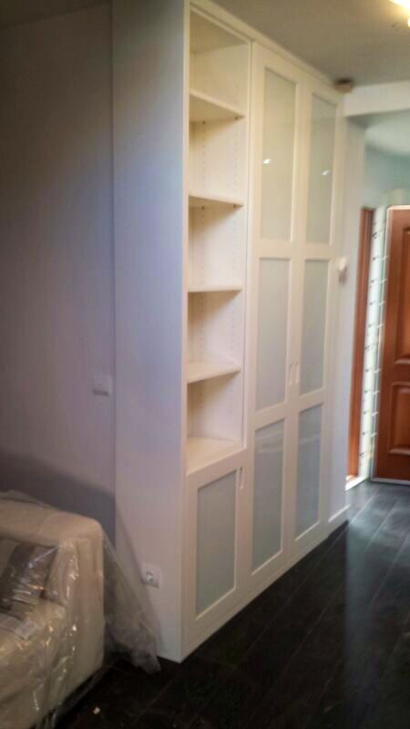 FA109 FRENTE CUADROS LACADO BLANCO Y CRISTAL LACADO BLANCO CON ESTANTERIA VISTA