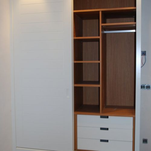 IA186 INTERIOR TEKA CON CAJONES LACADOS