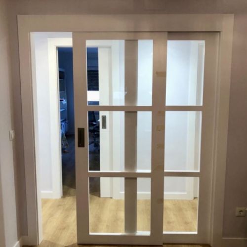 PI75 ABERTURA DE PUERTA CORREDERA LACADA 3 VIDRIOS