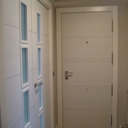 PI19 PUERTA DOBLE 4 VIDRIOS LATERALES MODELO 2003 BLANCO SAVIA CON P