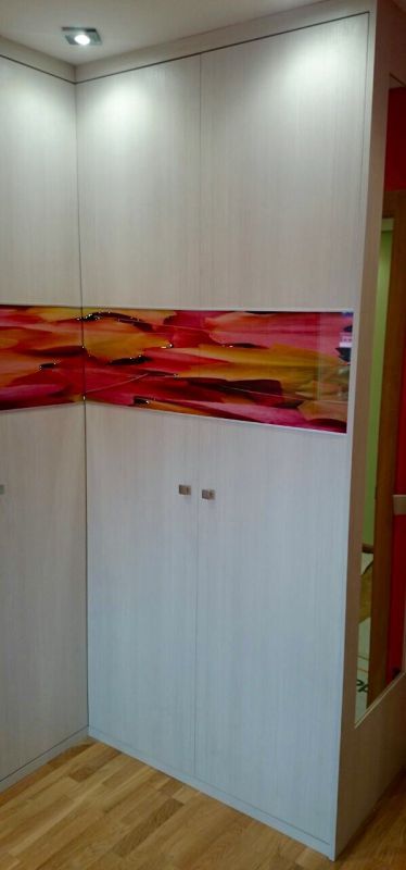 FA159 FRENTES EN ESQUINA MELAMINA OREGON SIENA Y FOTO ENTRE CRISTALES. COSTADO VISTO EN ESPEJO