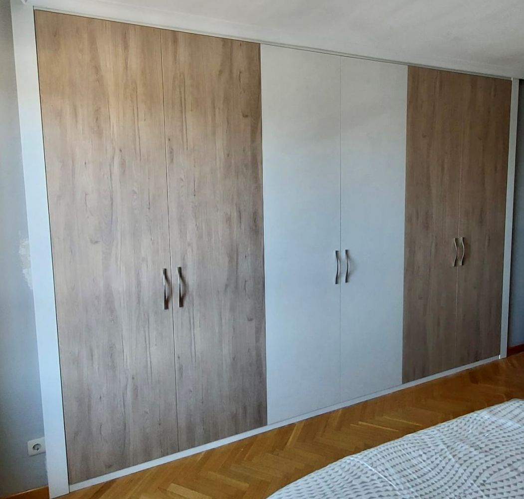 FA37 FRENTE ABATIBLE 4 HOJAS MADERA Y 2 HOJAS LACADO LISO
