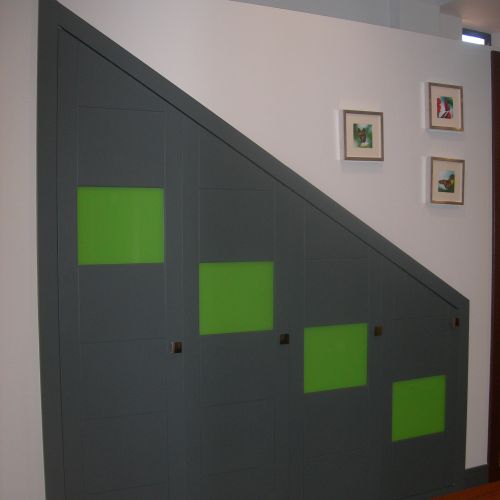 AB28 FRENTE ABUHARDILLADO LINEAS LACADO GRIS Y CRISTAL LACADO VERDE