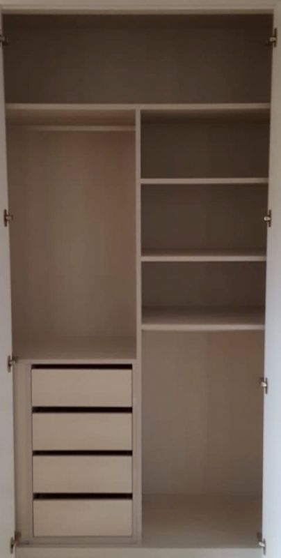 IA45 INTERIOR MELAMINADO CAJONES CON BARRA Y BARRA CON BALDAS. FRESNO TAIGA