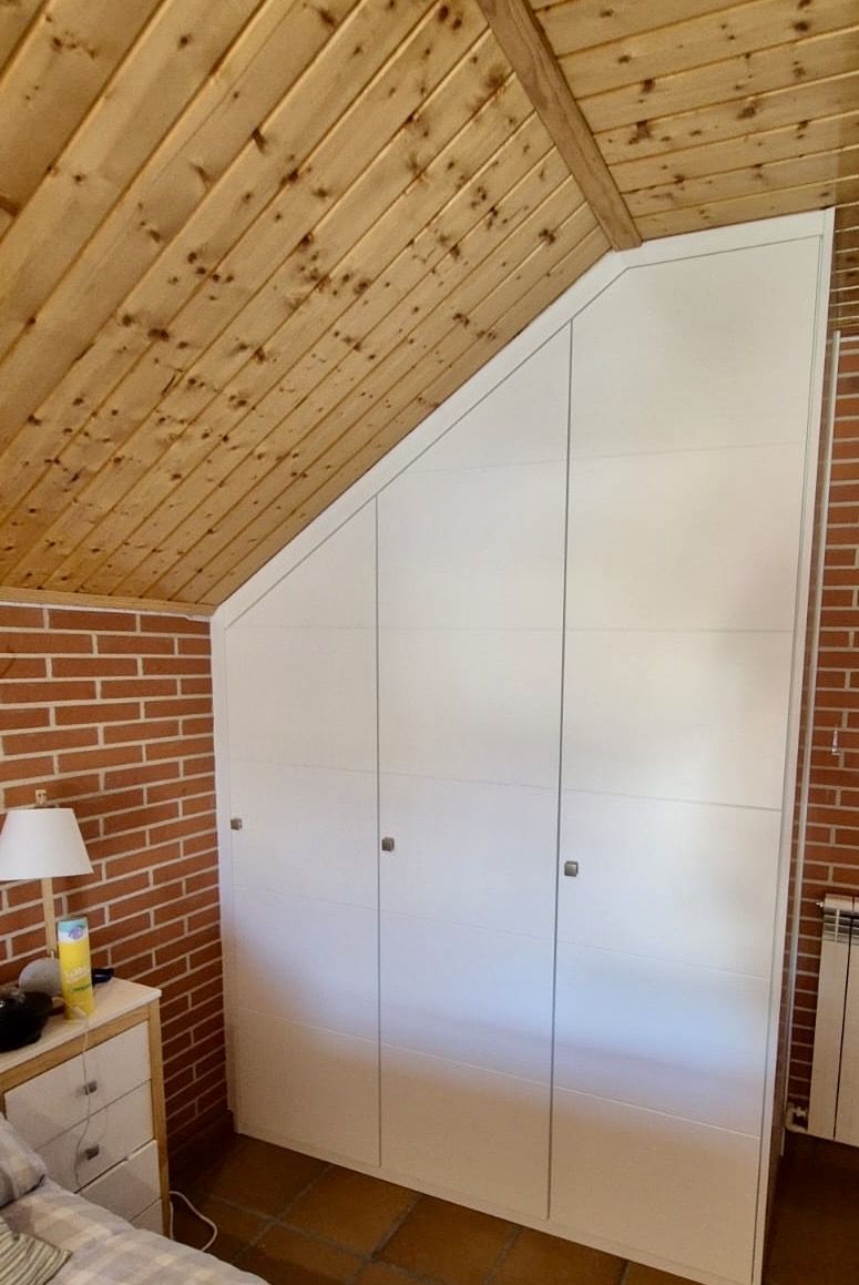 AB53 FRENTE ABUHARDILLADO ABATIBLE LACADO LINEAS