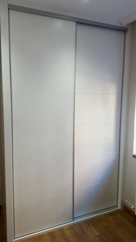 FC239 FRENTE CORREDERO LACADO BLANCO LINEAS PERFILES LACADO BLANCO