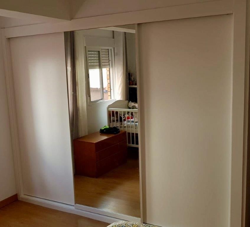 FC29 FRENTE CORREDERO HOJAS LACADAS LISAS Y HOJA DE ESPEJO LISO