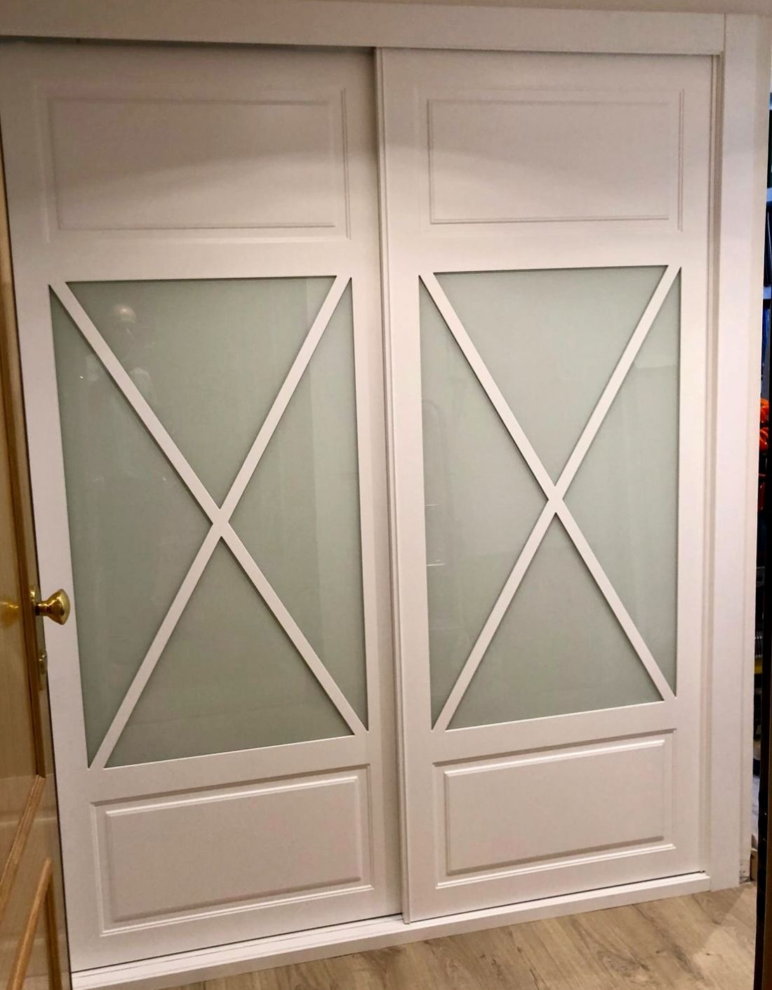 FC10 FRENTE CORREDERO CUADROS ASPAS Y CRISTAL LACADO BLANCO