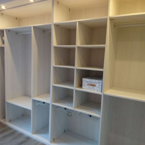 VE32 VESTIDOR EN ESQUINA EN OREGON SIENA CON DISTRIBUCION A MEDIDA