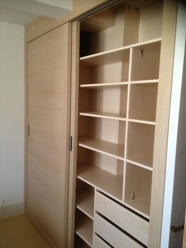 IA143 INTERIOR CON COLUMNA CAJEADA APROVECHADA CON BALDAS