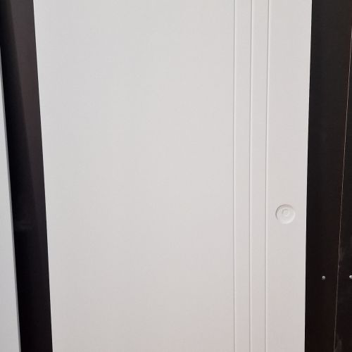 PI110 PUERTA LACADA MODELO
