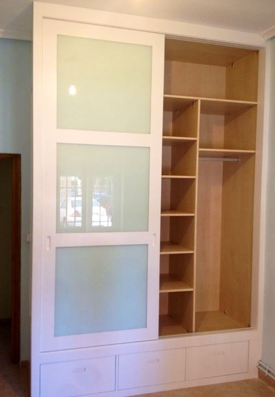 IA191 INTERIOR ROPA LARGA Y BALDAS