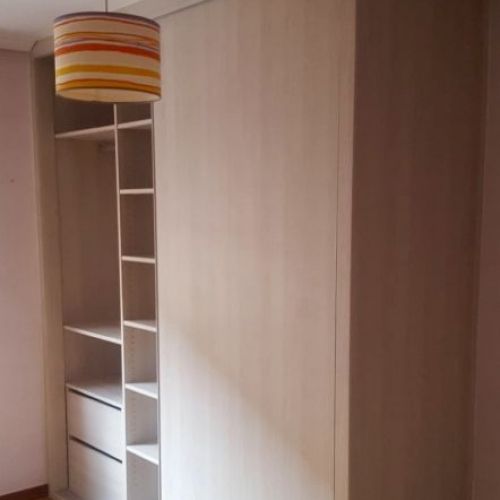 IA194 INTERIOR MELAMINADO FRESNO TAIGA ZAPATEROS Y BARRA CON BALDAS