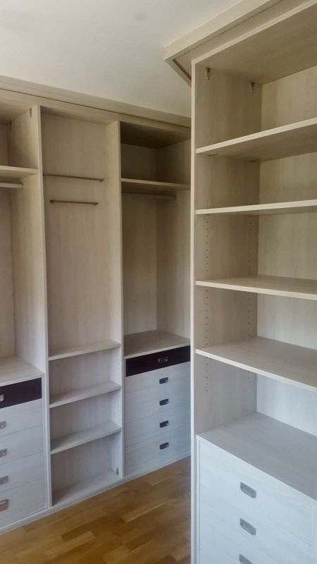 VE15 VESTIDOR MELAMINADO CAJONES, BALDAS Y COLUMNA APROVECHADA PARA FONDO MINI