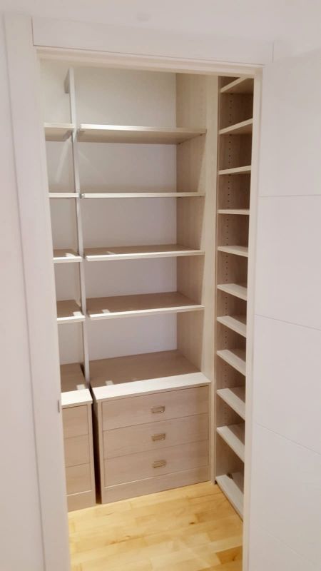 VE12 VESTIDOR REALIZADO CON EL SISTEMA MODULAR UNIX Y BALDAS MECANIZADAS