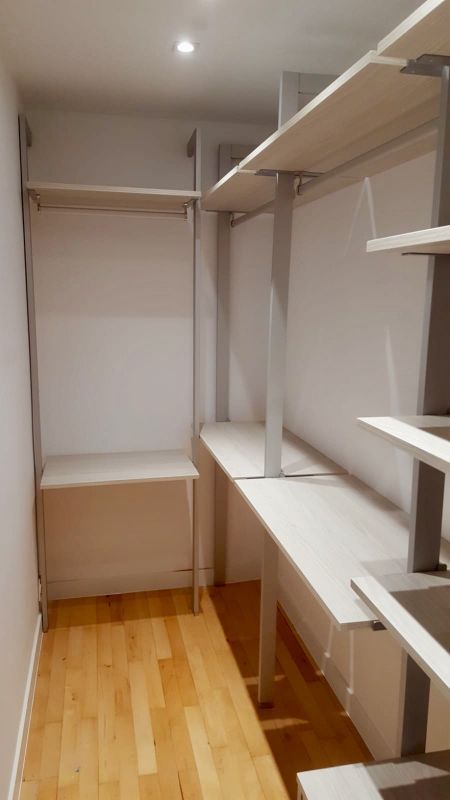 IA43  VESTIDOR REALIZADO CON EL SISTEMA MODULAR UNIX DETALLE DE LA ESQUINA