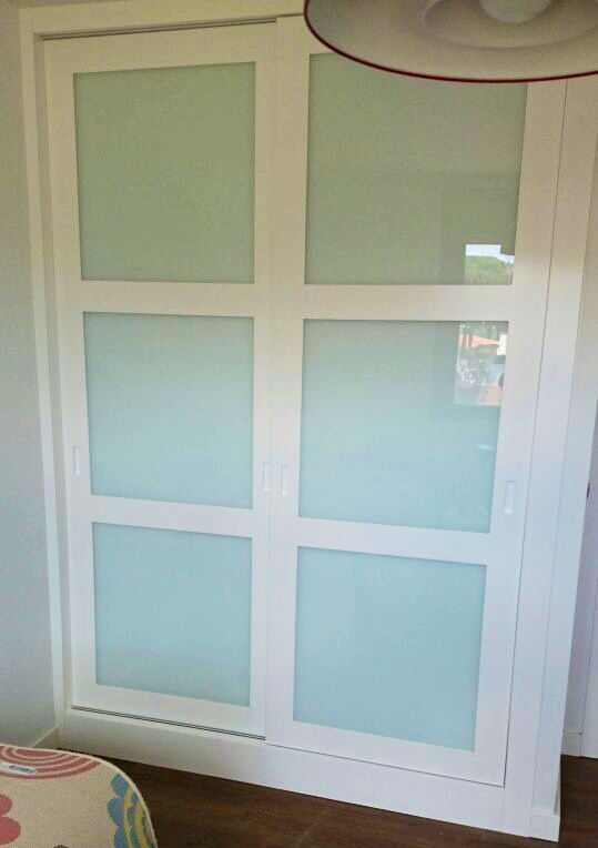 FC60 FRENTE CORREDERO CUADROS LACADO BLANCO Y CRISTAL LACADO BLANCO