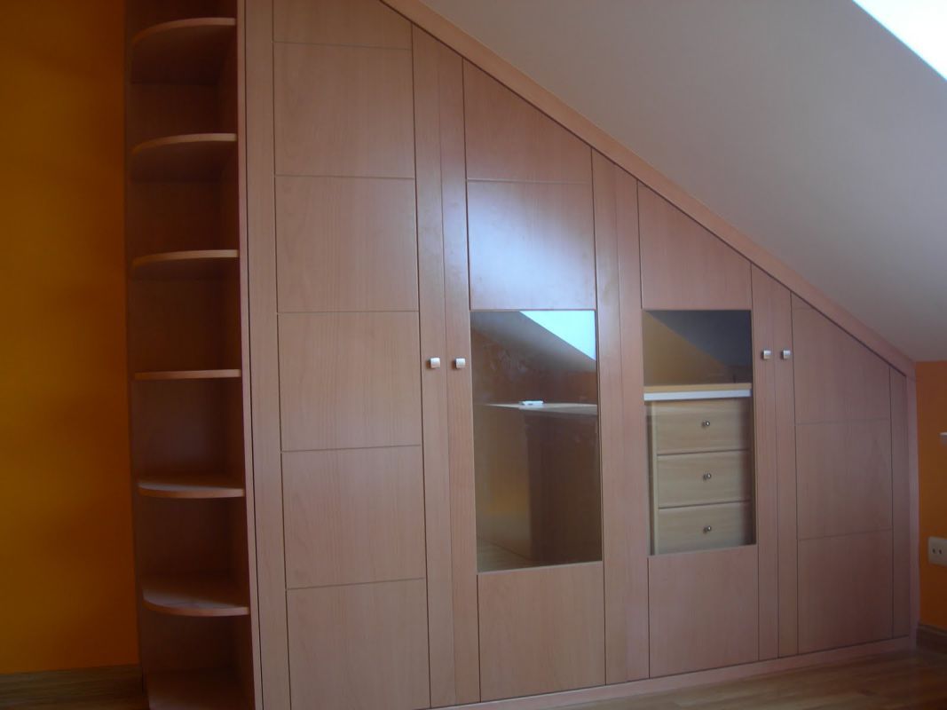 FA196 FRENTE ABUHARDILLADO HAYA VAP LINEAS Y CRISTAL TRANSPARENTE. TERMINAL ESTANTERIAS VISTO