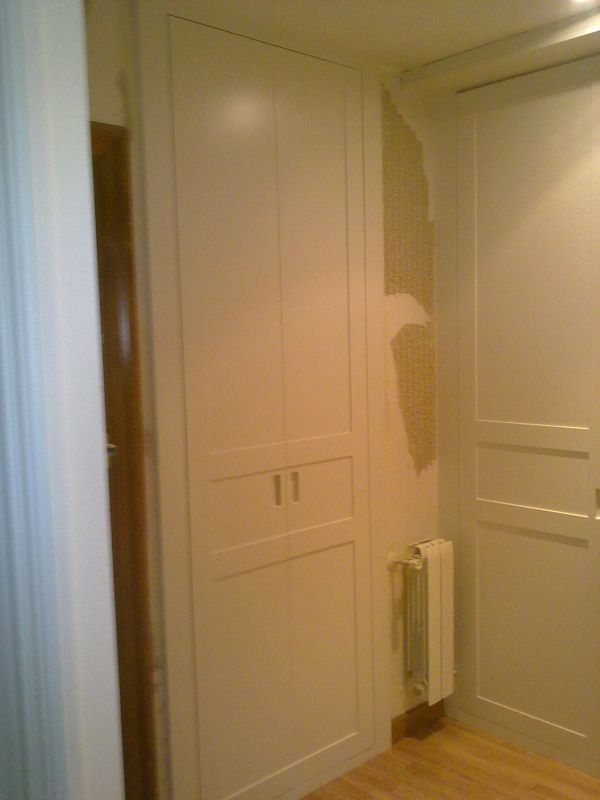 FA76 FRENTE CUADROS DESIGUALES LACADO BLANCO CON UÑERO