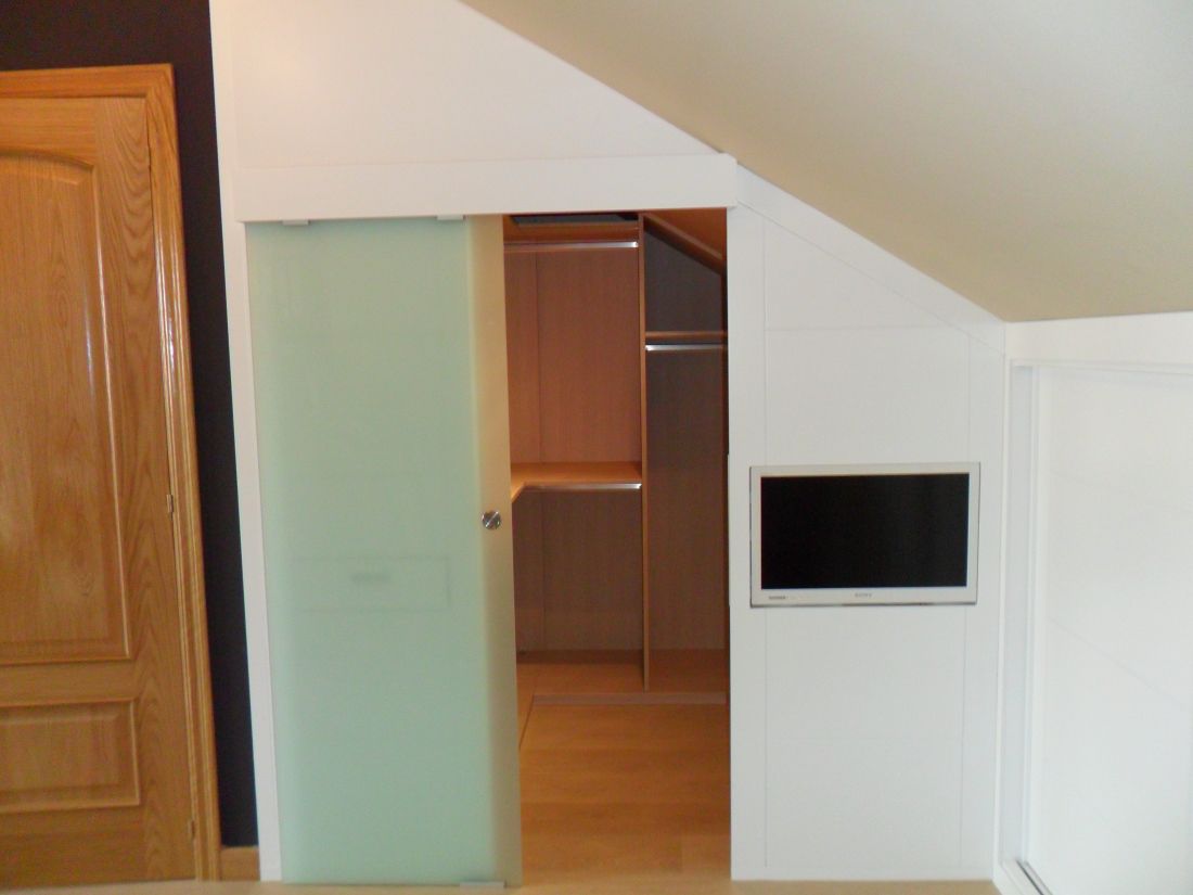 PC26 PUERTA CORREDERA VISTA DE CRISTAL ACIDO ABIERTA