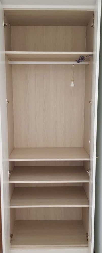 IA204 INTERIOR ARMARIO BALDAS Y BARRA EN FRESNO TAIGA.