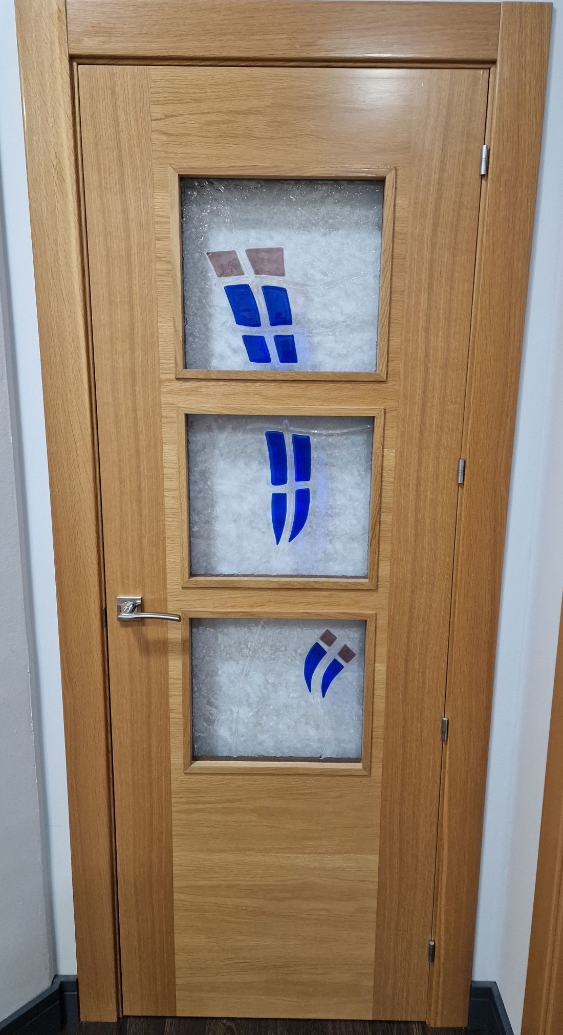 PI136 PUERTA ROBLE MODELO VETA CRUZADA