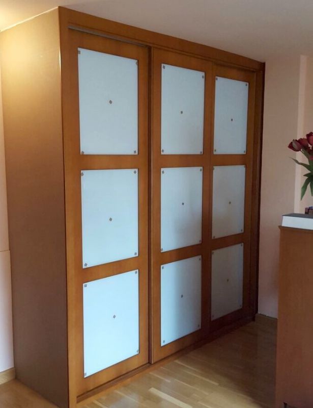 FC224 FRENTE CORREDERO CUADROS CEREZO CRISTAL BLANCO