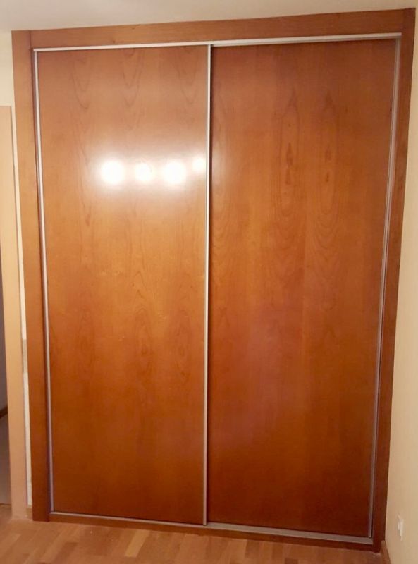 FC122 FRENTE LISO CEREZO PERFILES ALUMINIO