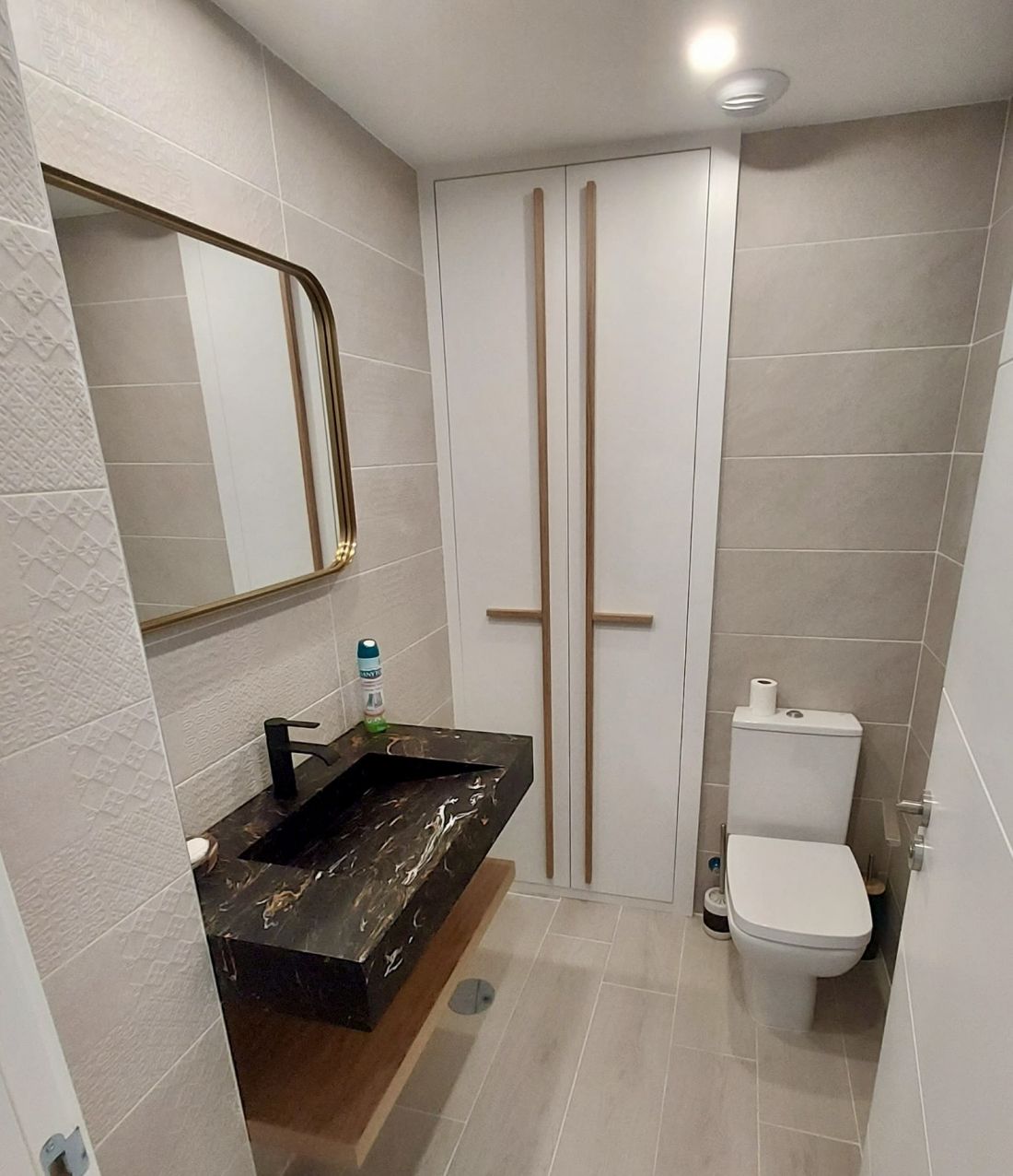 FA219 FRENTE ABATIBLE LACADO LISO CON TIRADOR EN MADERA