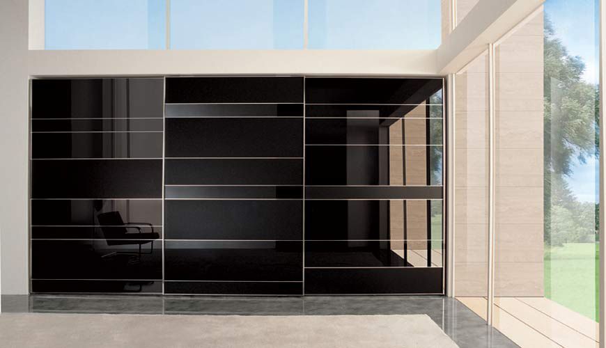 FC208 FRENTE ECO CRISTAL LACADO NEGRO Y LACADO NEGRO. PERFILES ALUMINIO Y GUIAS OCULTAS