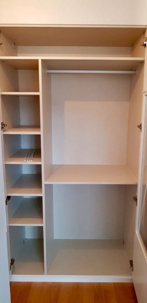 IA208 INTERIOR MELAMINADO TEXTIL CORAL BALDAS Y DOBLE COLGADOR