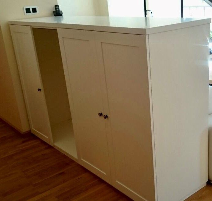 MU140 MUEBLE LACADO BLANCO 3 PUERTAS CUADROS
