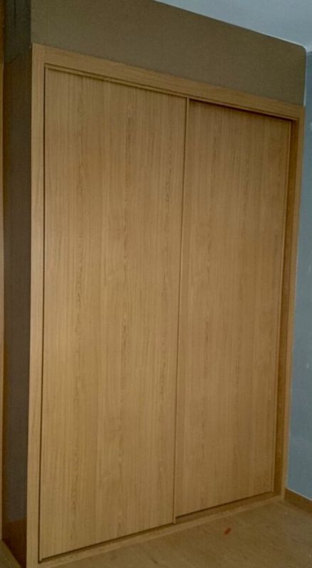 FC125 FRENTE CORREDERO HOJAS LISAS ROBLE. PERFILES ROBLE